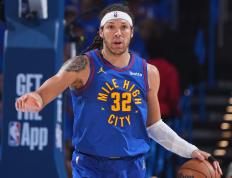 关于分区决赛季后赛爆出冷门！金州勇士险胜丹佛掘金，争冠形势突变的信息