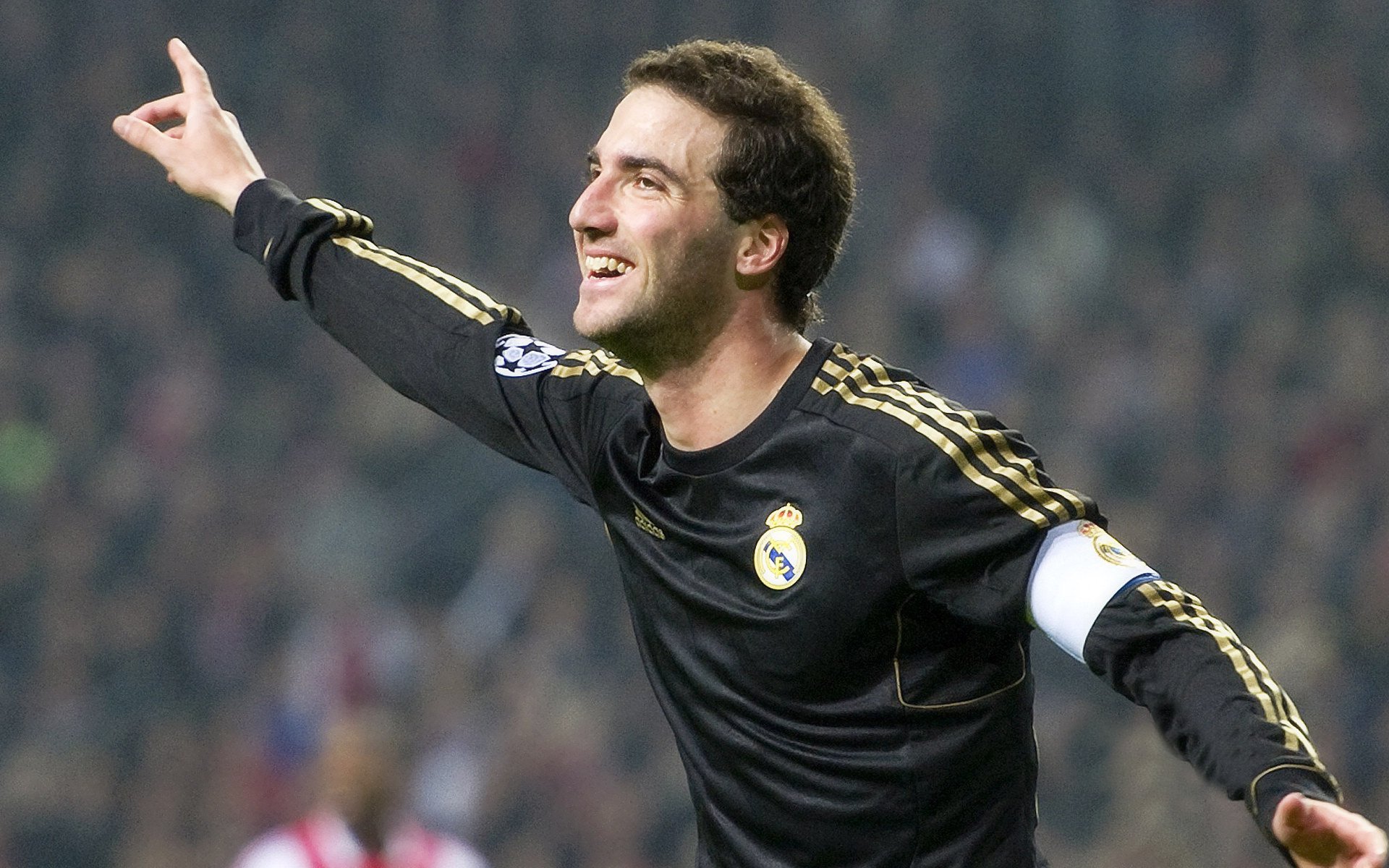  考辛斯大战广东男篮 